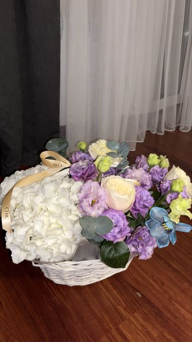 цветы в корзине