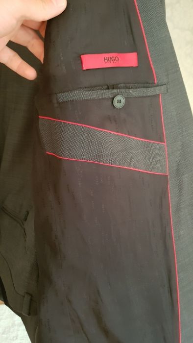 Costum Hugo Boss 2 piese, nou, înaltă calitate, cumpărat din Londra