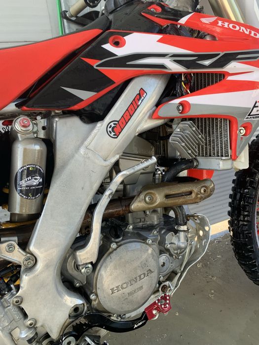 Honda crf 250r  ful cross