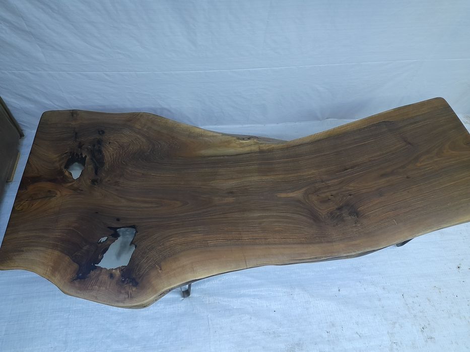 Дизайнерски маси и плотове