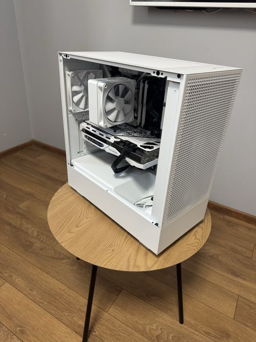 Геймърски компютър  RX 7800 XT / 16GB / 512GB SSD