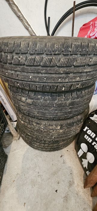 URGENT Anvelope de iarna 215 70 r 16 Nankang sv 55