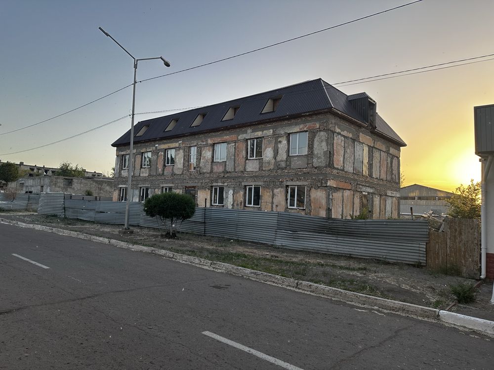 Продам здание в центре города Приозёрск . Общей площадю 650 кв