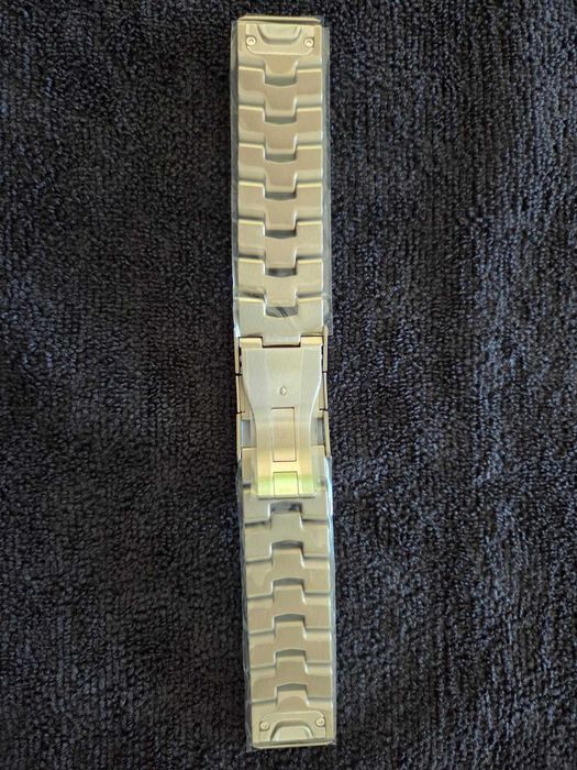 Титаниева верижка за Garmin QuickFit 22mm– нова, неизползвана.