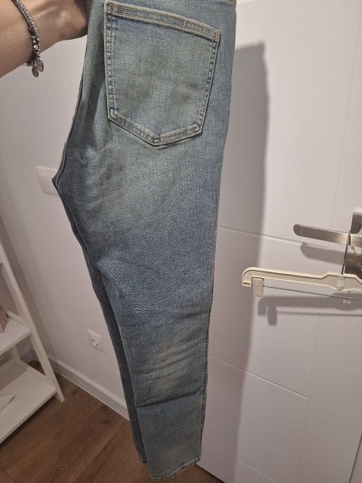 Pantaloni jeans noi Zara