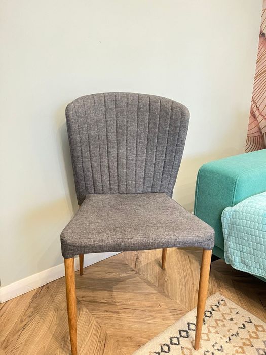 Vând 3 scaune dining