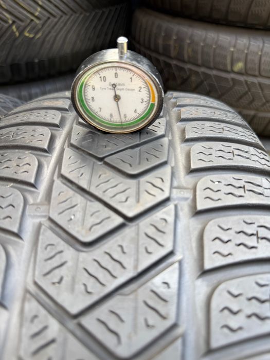 205 50 17 Anvelope Pirelli, stare foarte bună! Profil 5.5 mm