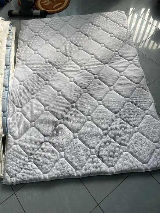 Huse saltele topper cu spuma de memorie