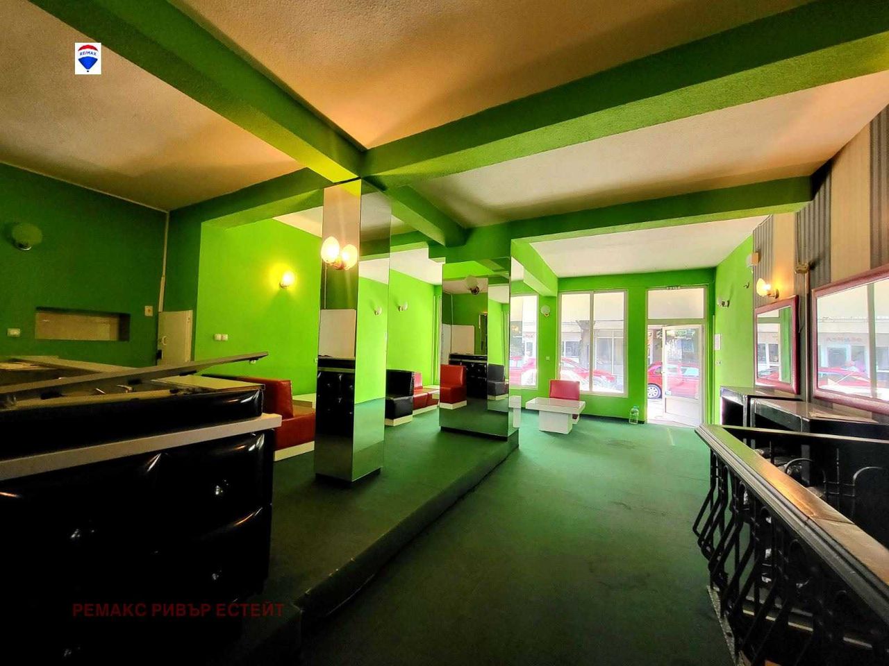 Дава се под наем Магазин в Русе, Център - 220 кв.м за 800 € - Снимка #4