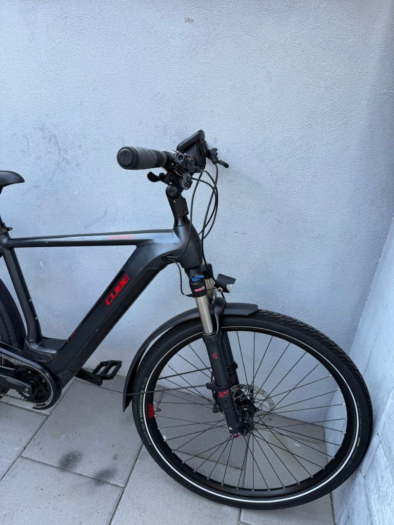 Bicicleta electrica Cube Kathmandu