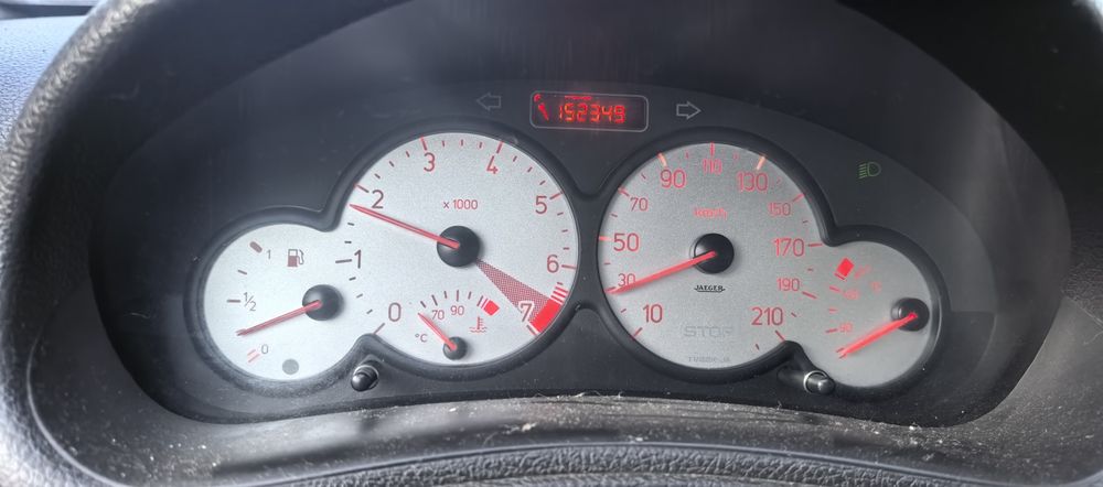 Vând autoturism marca Peugeot decapotabil 206 CC