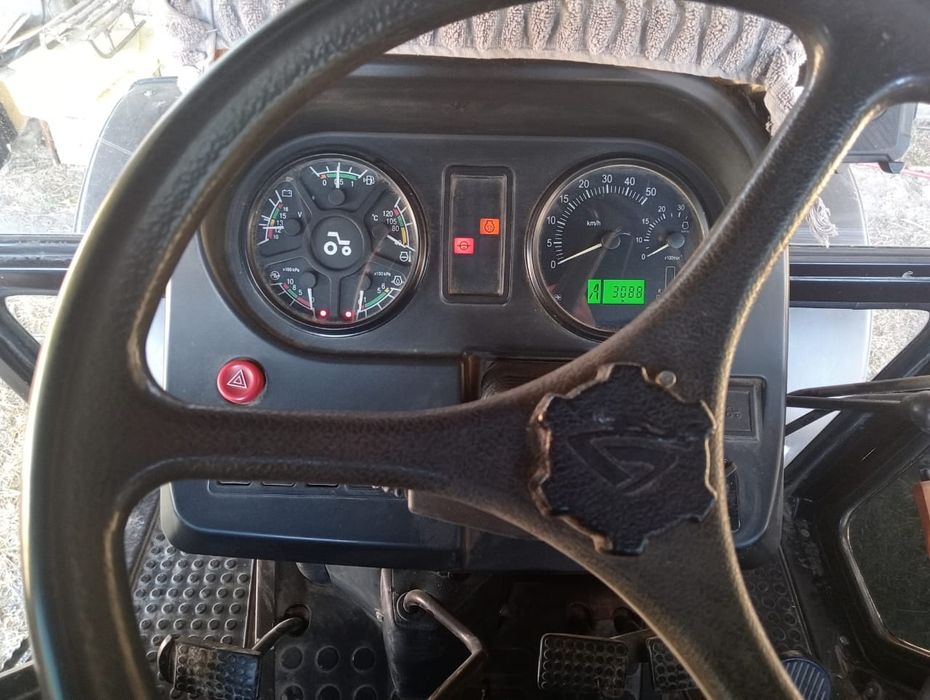 МТЗ 892.2 с плугом