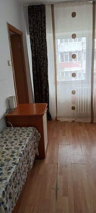 Inchiriez garsoniera Navodari