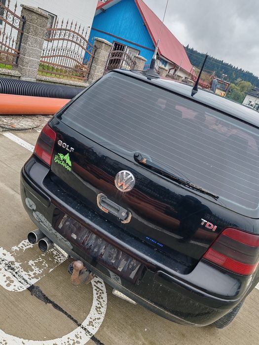 Vând vw golf IV pentru dezmembrări