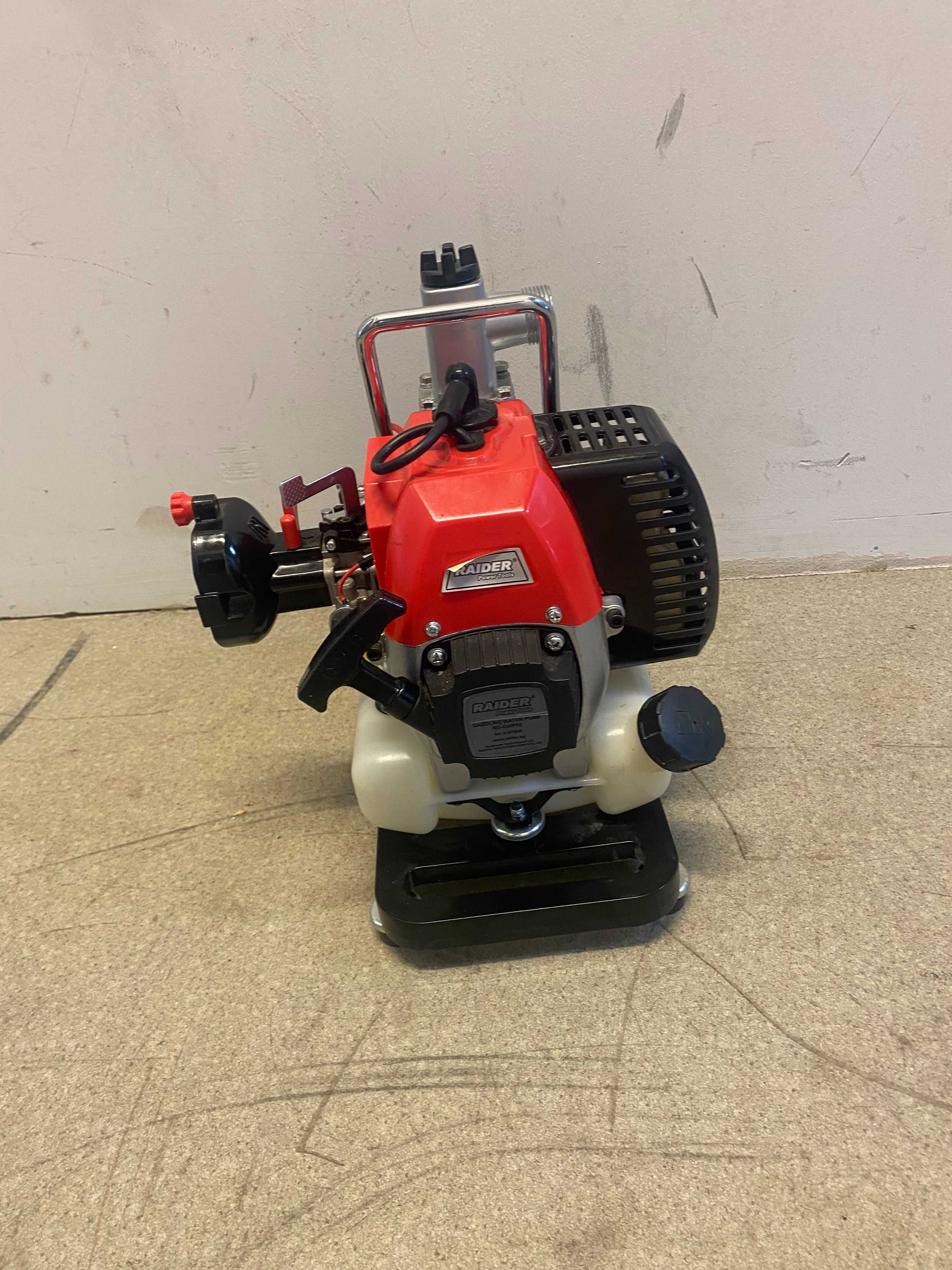 079908	Помпа водна бензинова 1.25kW 1" 133 L/min RD-GWP02J