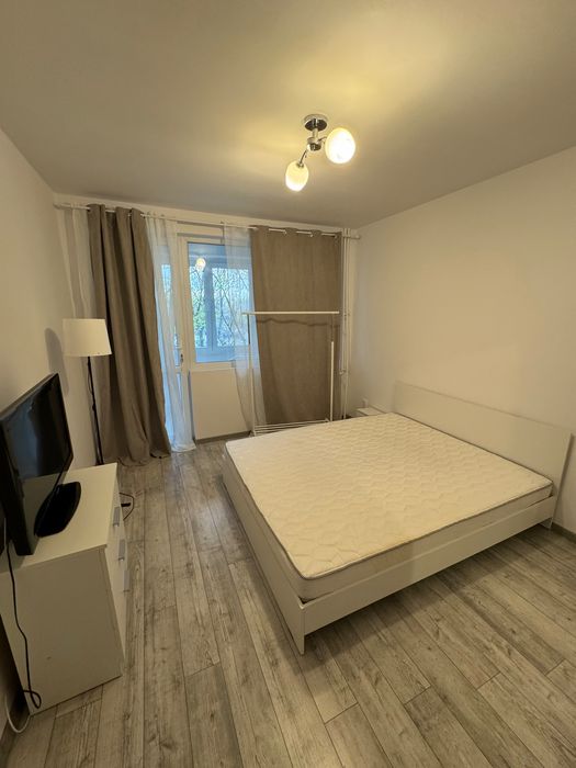 Inchiriez apartament 3 camere zona Piata Progresul