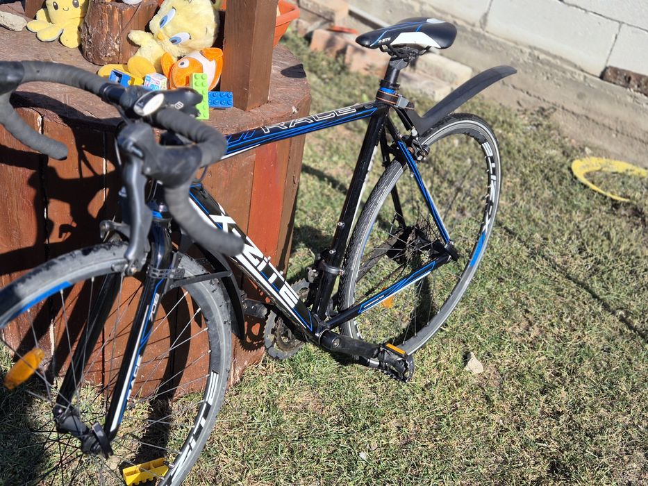 Bicicleta din carbon x zite