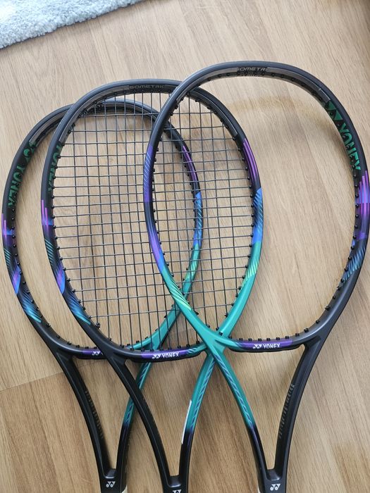 Yonex Vcore PRO 97 Stare excelenta Maner 2