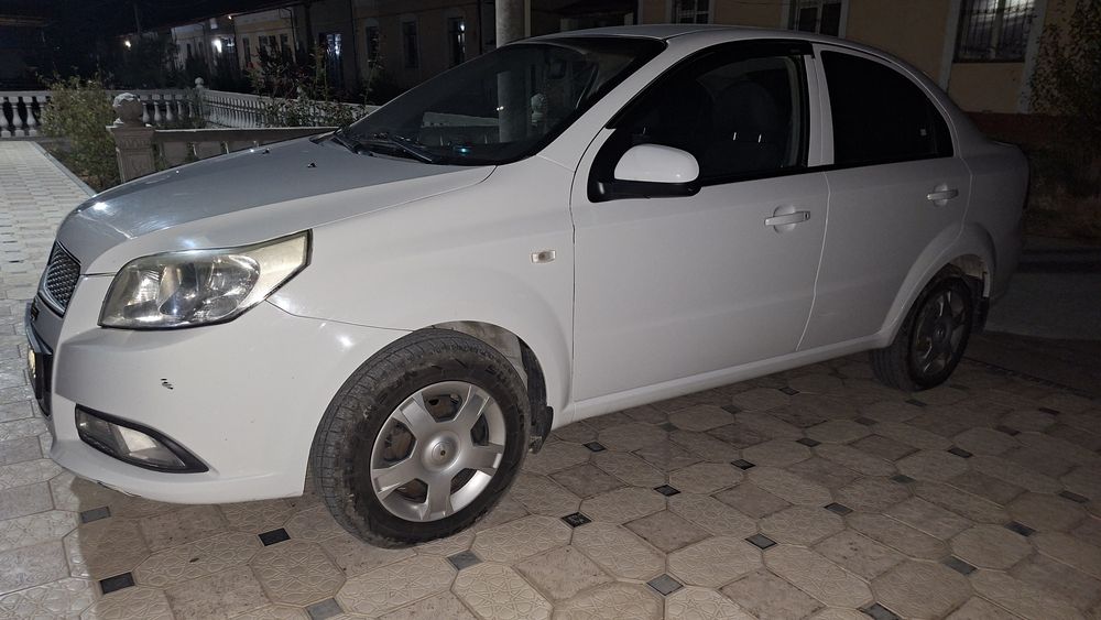 Нексия 3 сотилади