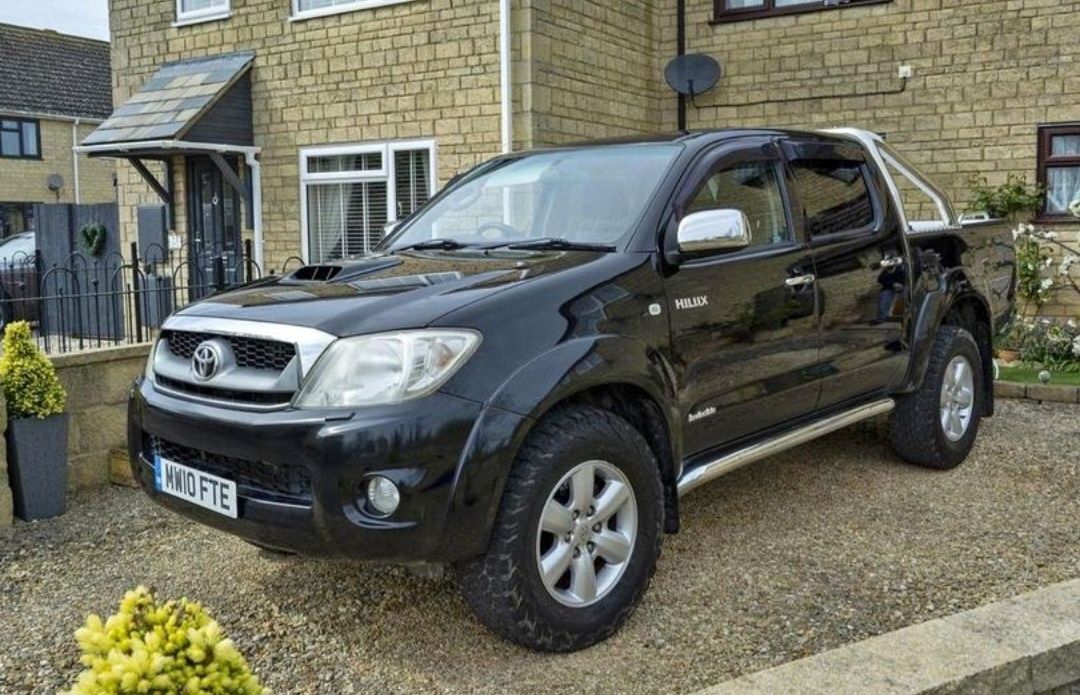 Dezmembrez Toyota Hilux 3.0 Invincible 2006-2011 1KD-FTV