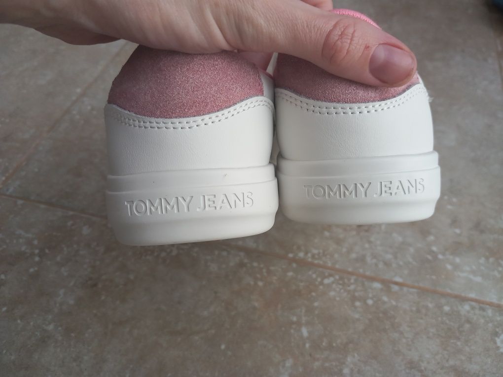 Vand tenesi Tommy Jeans 37