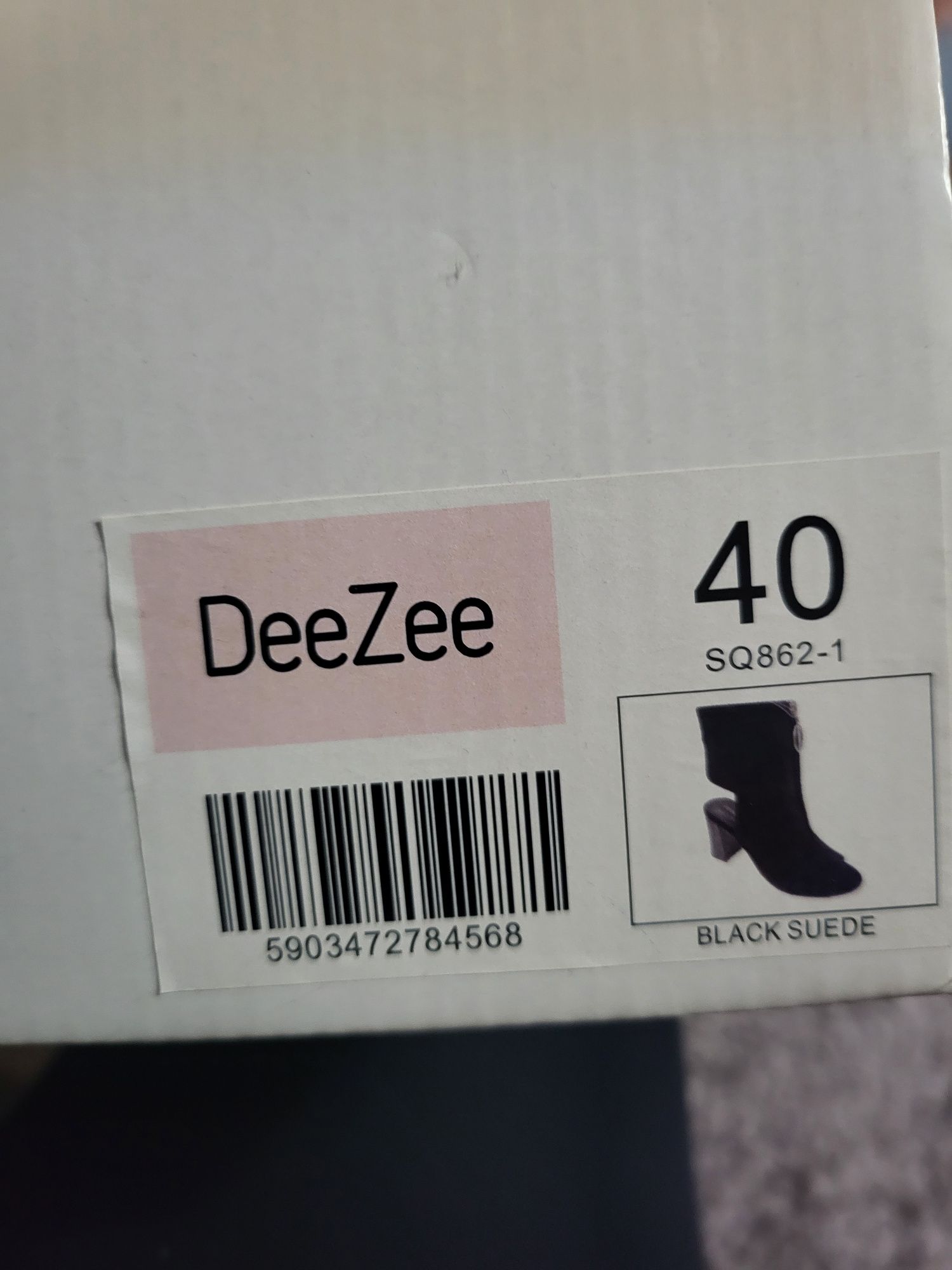 Botine decupate 40