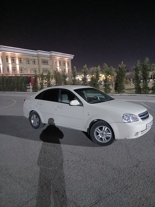 Лассети 1.8  сотилади йоки бартер бор  2015 дан  тепа спаркга