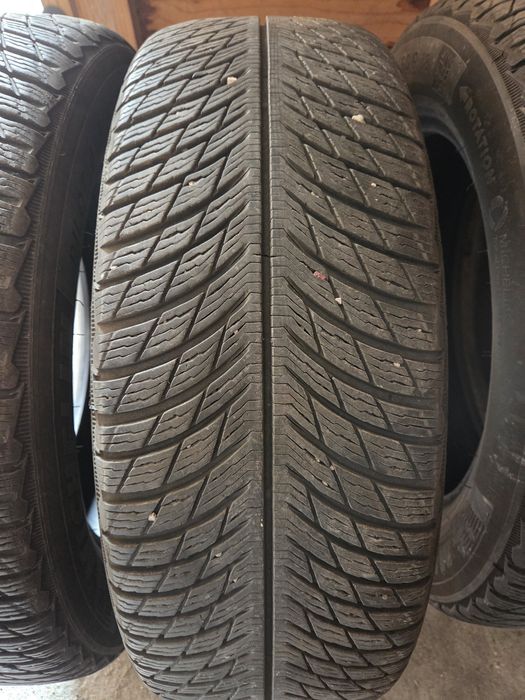 4 бр. Зимни гуми Michelin 225/60 R18 – отлично състояние, готови за се