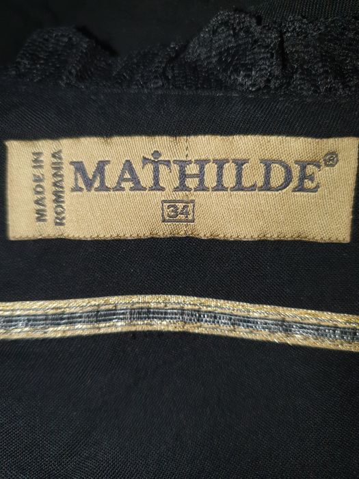 Vând rochii de seara