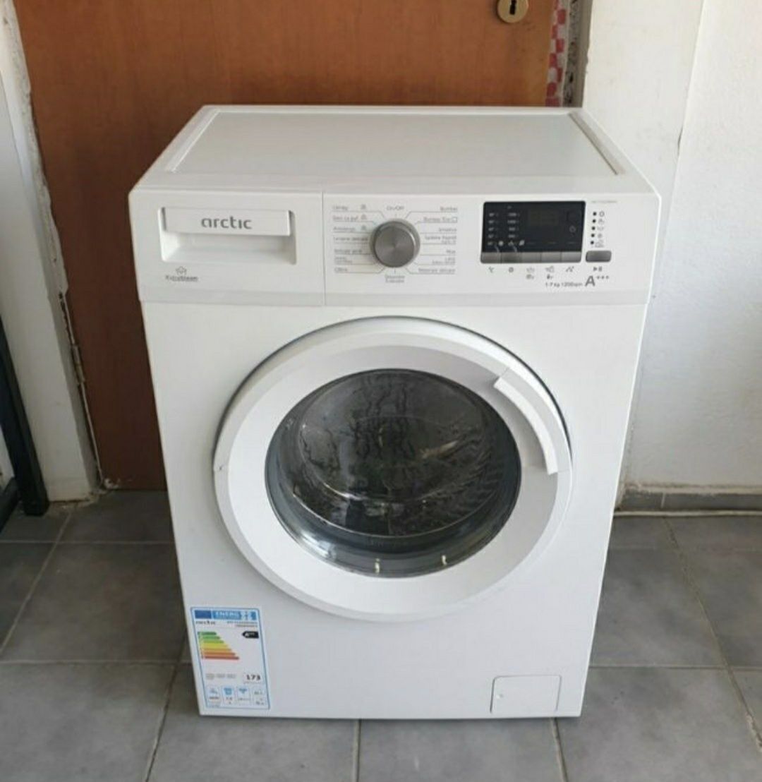 Masina de spălat rufe  Arctic  Beko.
