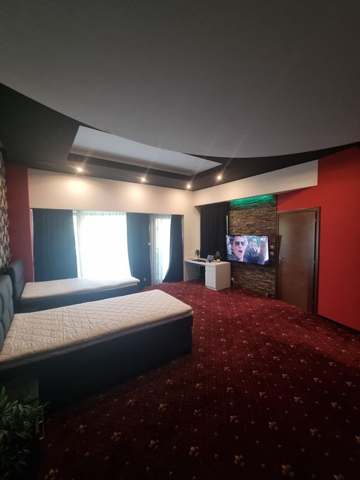 Inchiriere cladire cu lift mare, 9 locuri parcare  pretabil spital , c