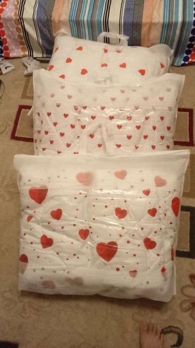 Новинка одеяло 
Размер 150/200
С сумками
Наполнитель холофойдер 
Ткань