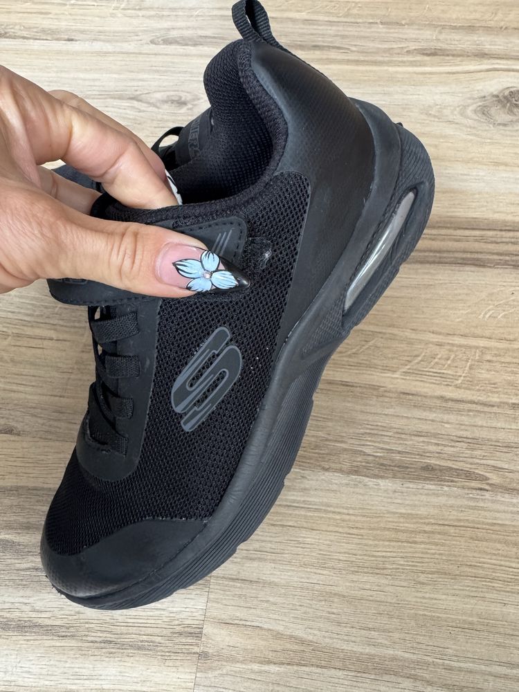 Оригинални черни маратонки Skechers! 37 н