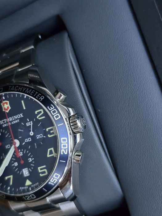 Ceas Victorinox Fieldforce Chronograph impecabil