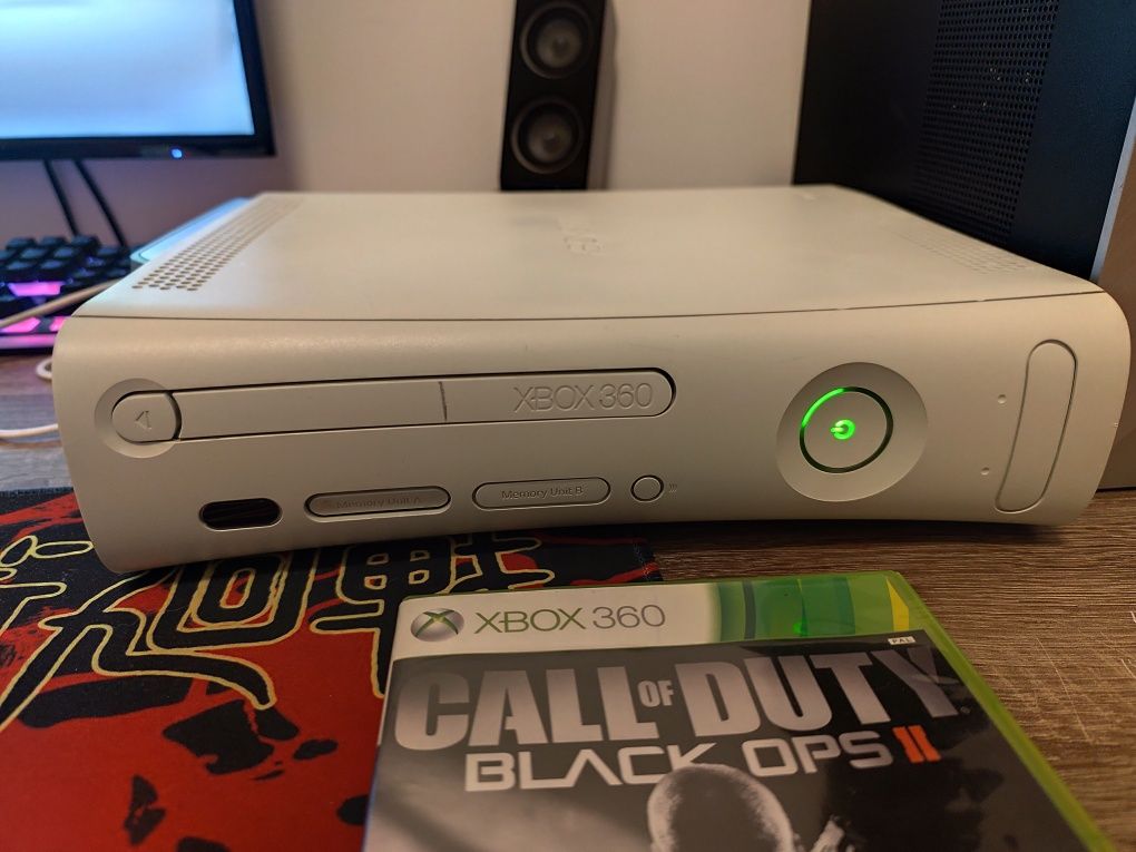 Xbox360 с контролер, захранващ блок , 500GB , Call of duty BO2