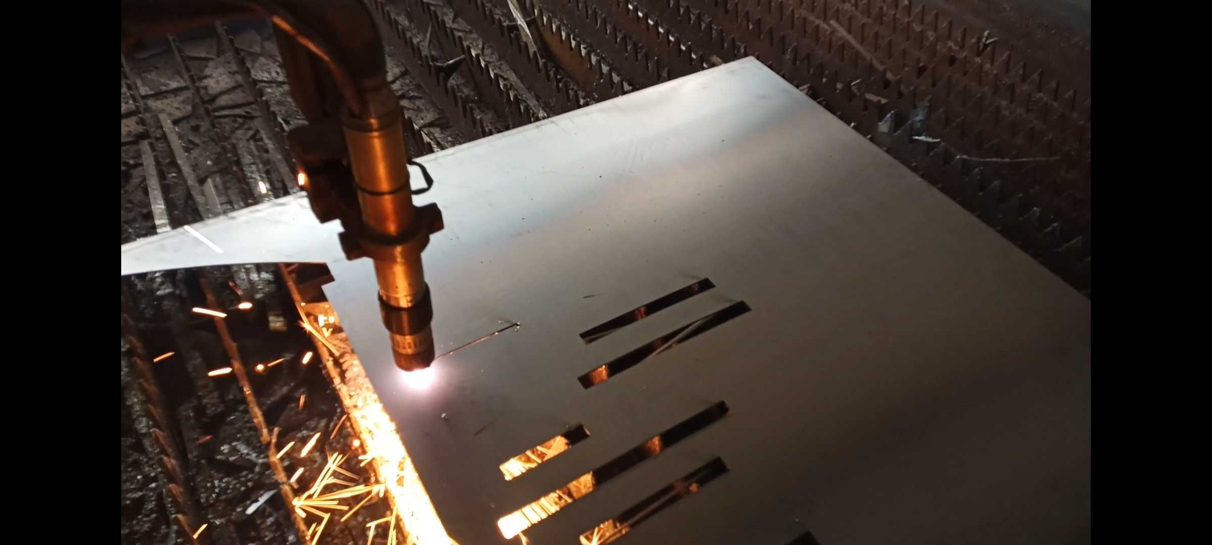 Cnc cu ghidaje pe surub cu bila 3000x2000 si plasma HD Cebora 166