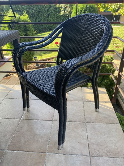 Masa si 4 scaune imitatie ratan