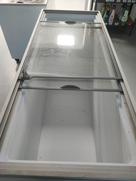 De vânzarea congelator