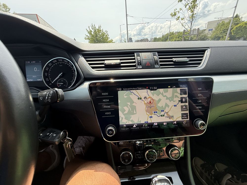 Skoda Superb navi