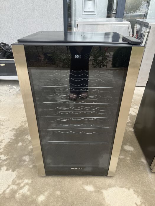 Малка хладилна витрина