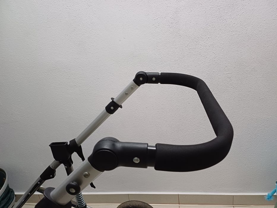 Vând cărucior bebe CHIPOLINO 2 în 1