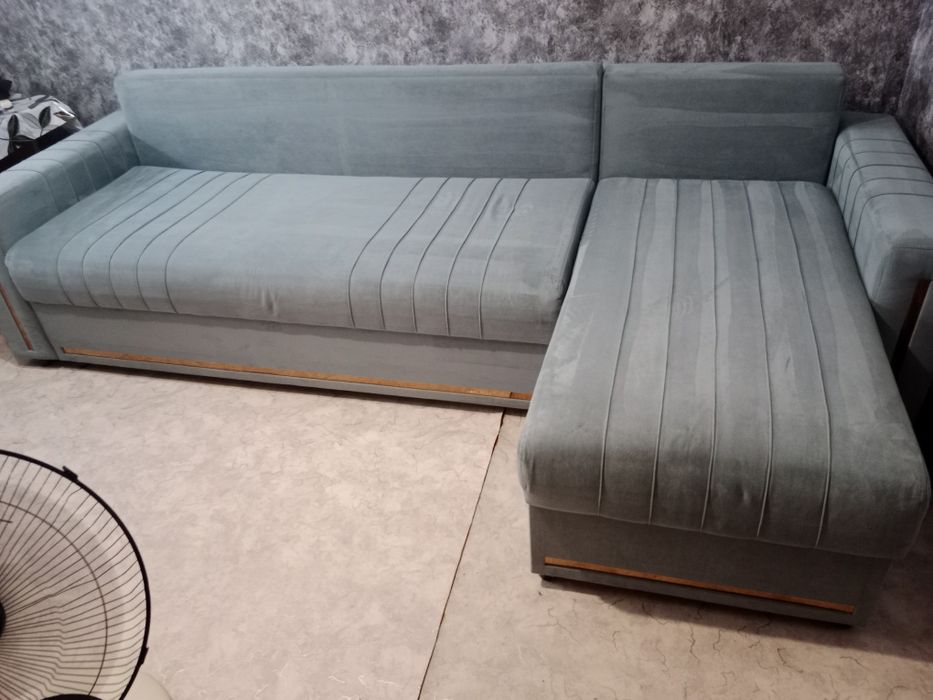 Продам диван угловой