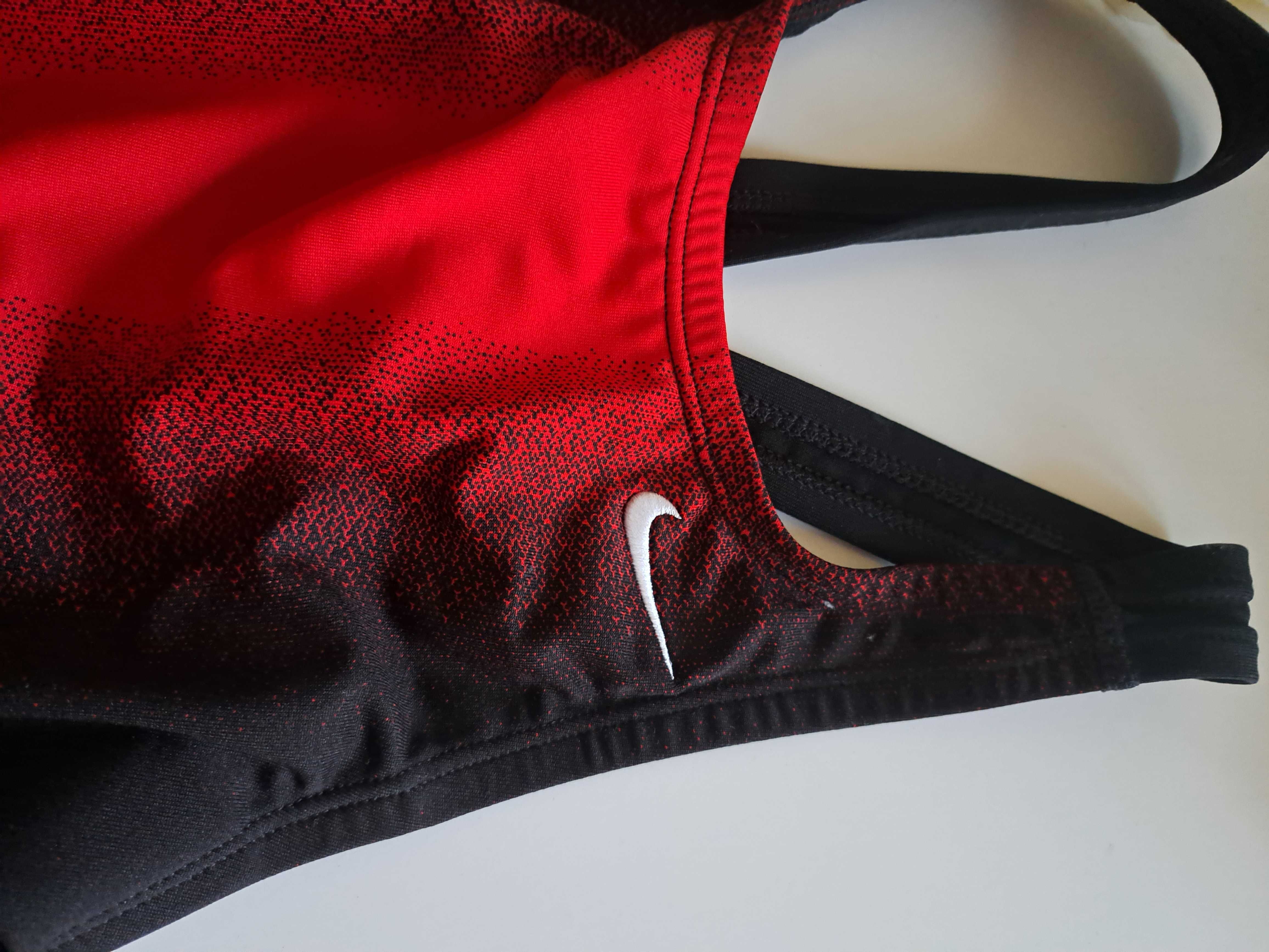 Чисто нов бански на Nike