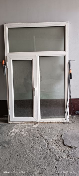 Продаётся Окно пластиковая и Дверь Алюминиевый.