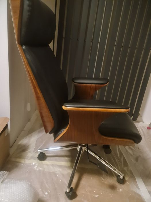 Scaun birou din piele ecologică și lemn – preț redus