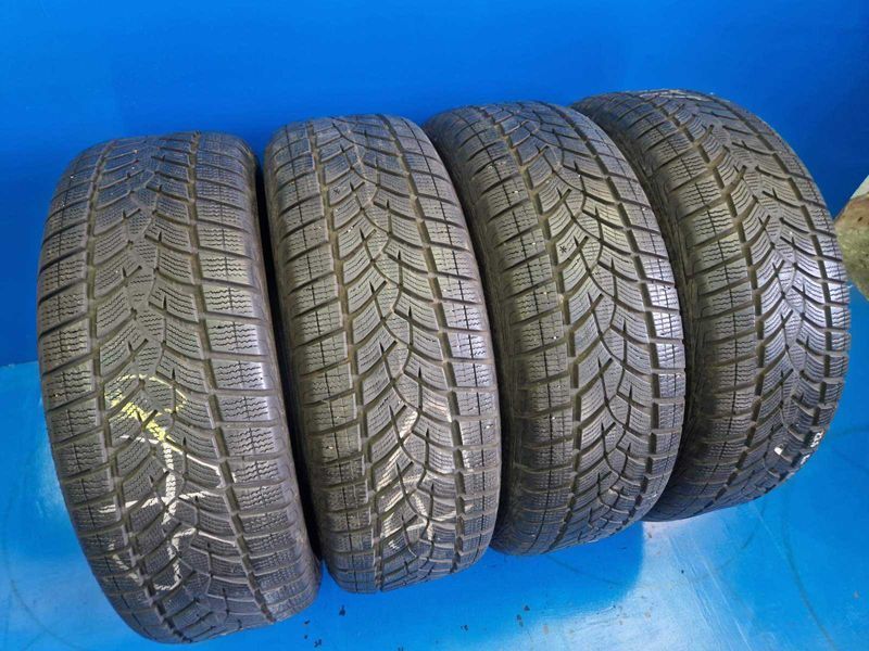 4 Goodyear R17 225/60 Anvelope de iarnă DOT3717