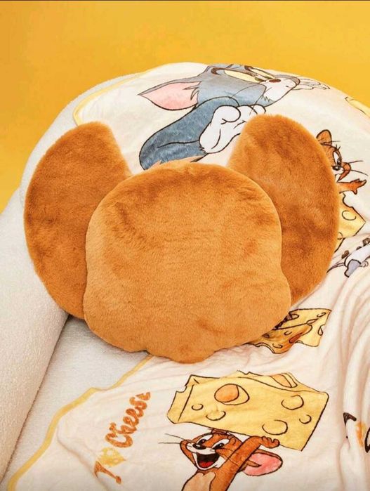 Плюшена Възглавница с анимационна мишка и лицето на Джери 1бр 47/40см.