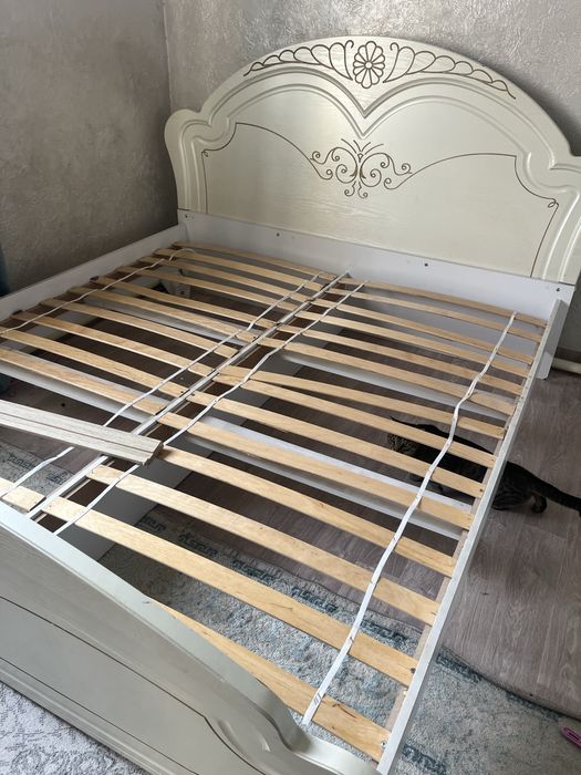 Кровать двухспальняя