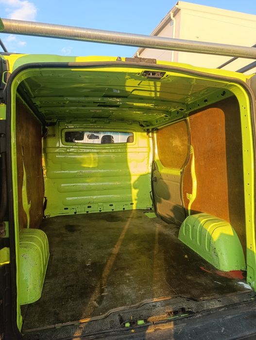 Schimb sau vând cu mașina electrică sau Duster