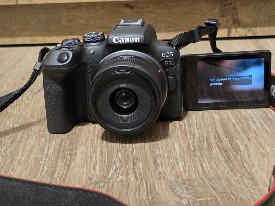 Canon R10 Mirrorless cu Obiectiv RF-S 18-45 + Obiectiv RF 50mm f1.8